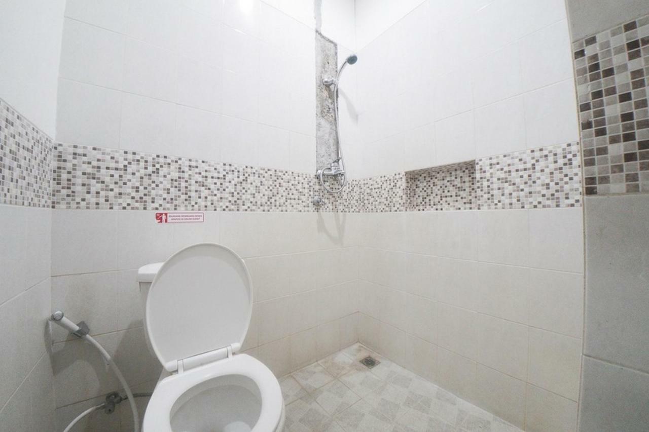 Reddoorz Plus Near Green Pramuka Square Mall Τζακάρτα Εξωτερικό φωτογραφία